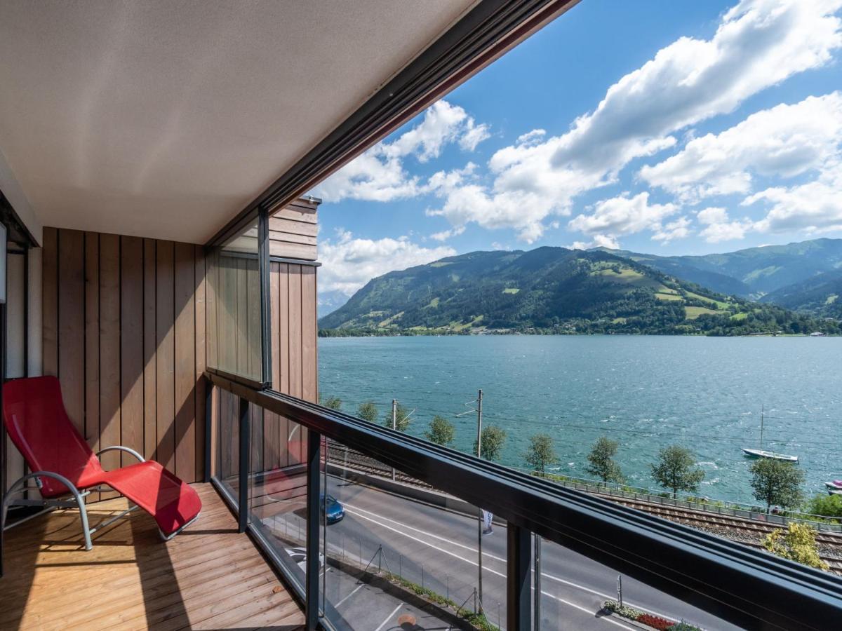 Lake View In With Sauna Apartment