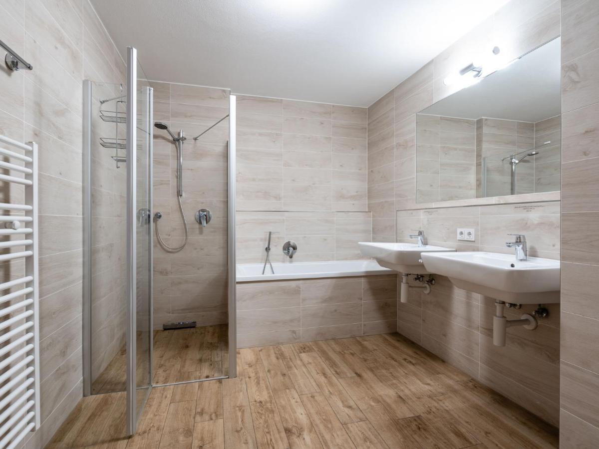 Lake View In With Sauna Apartment