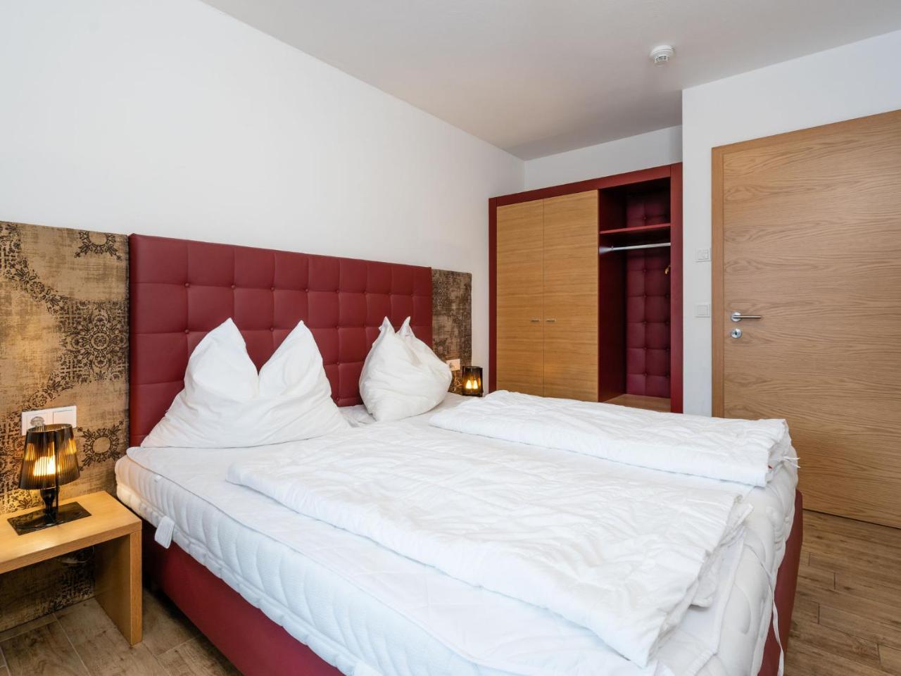 Apartment Lake View In With Sauna Zell am See