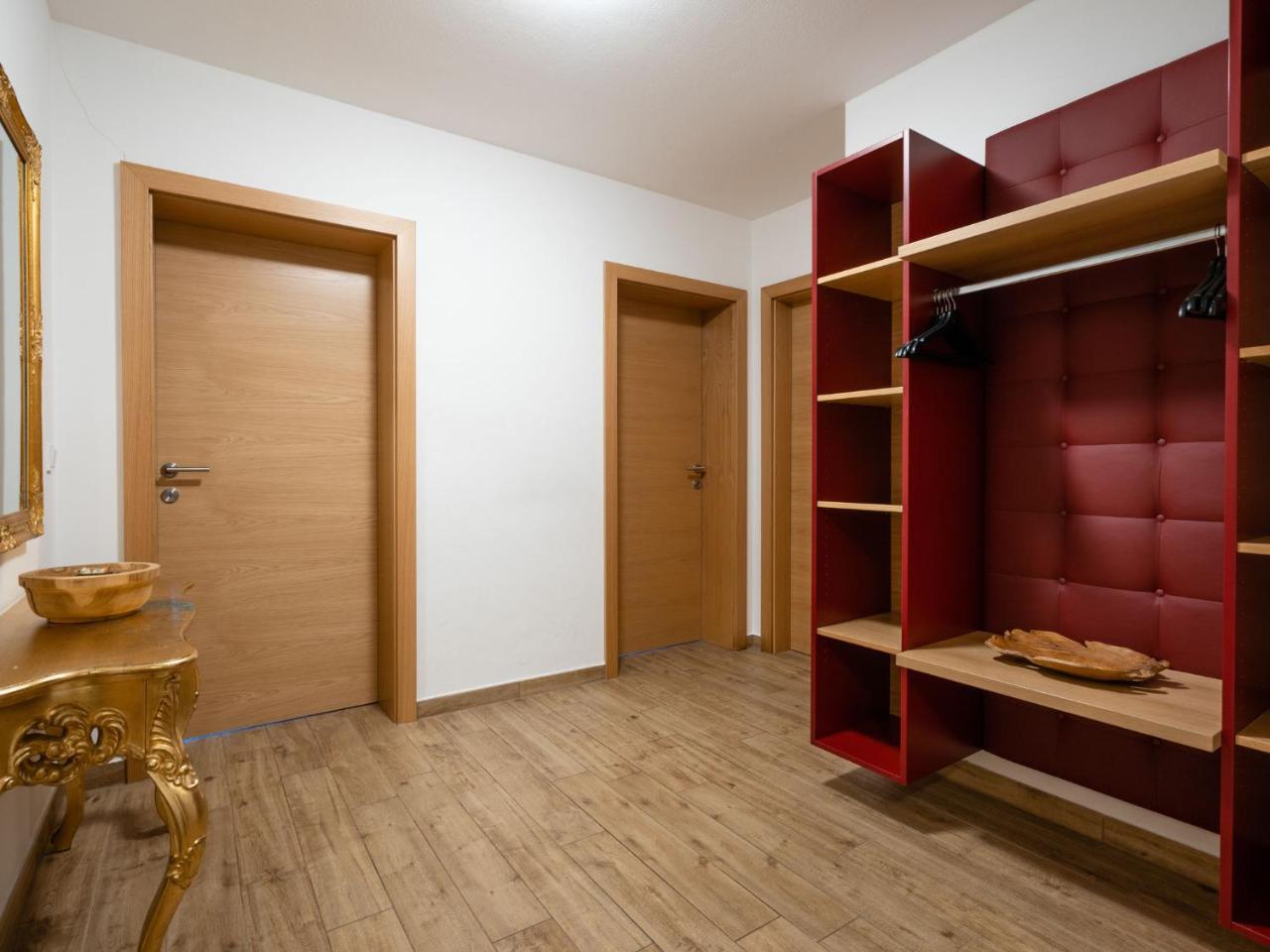 Lake View In With Sauna Apartment *